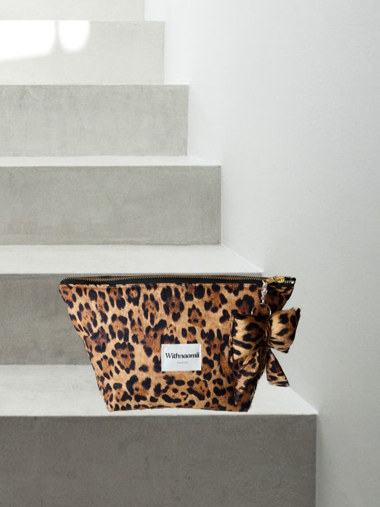 Nyla deep zipper classic bag