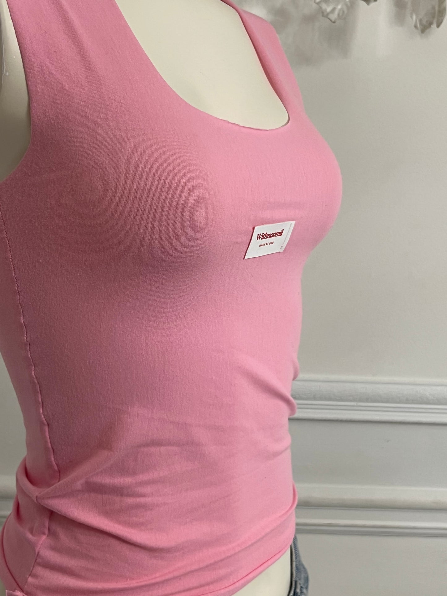 The undone scoop neck logo tank pink