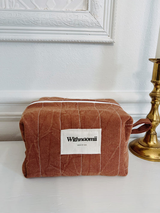 Take me with you • small quilted bag topaz