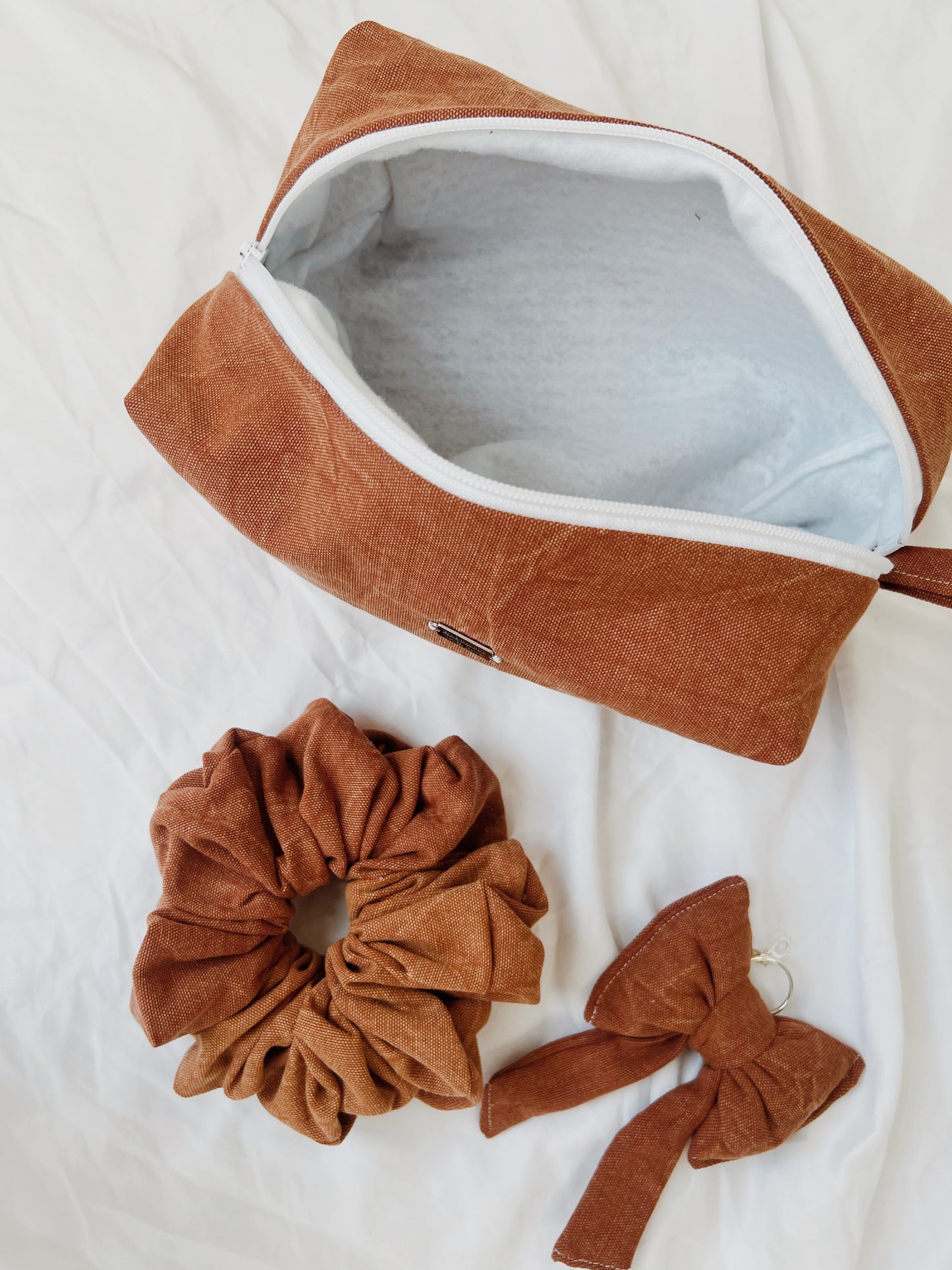 Take me everywhere | cosmetic bag washed topaz