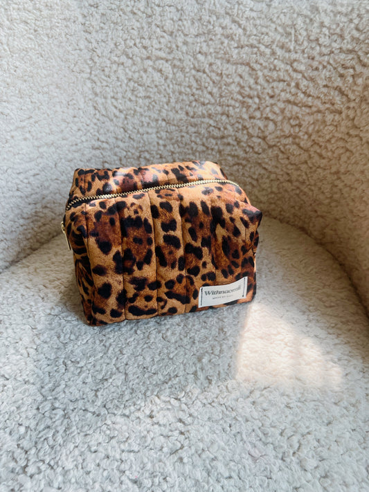 Mini fit everything leopard makeup bag