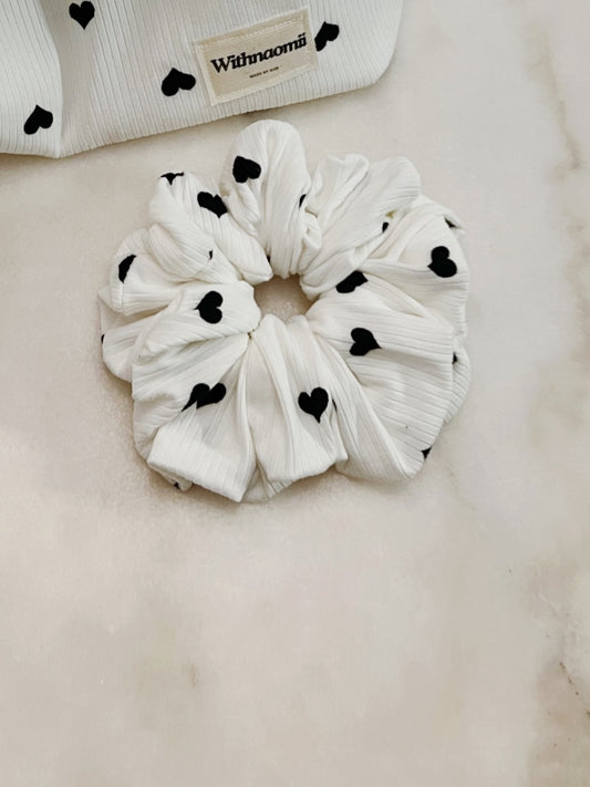 Self love  | XXL scrunchie