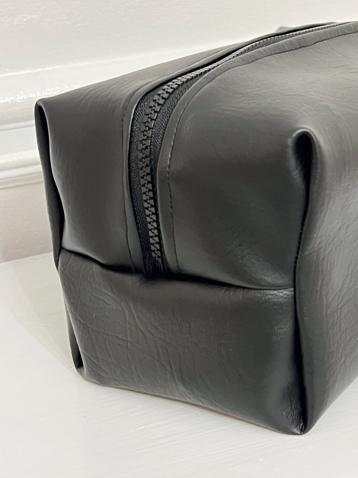 Leather money unisex pouch