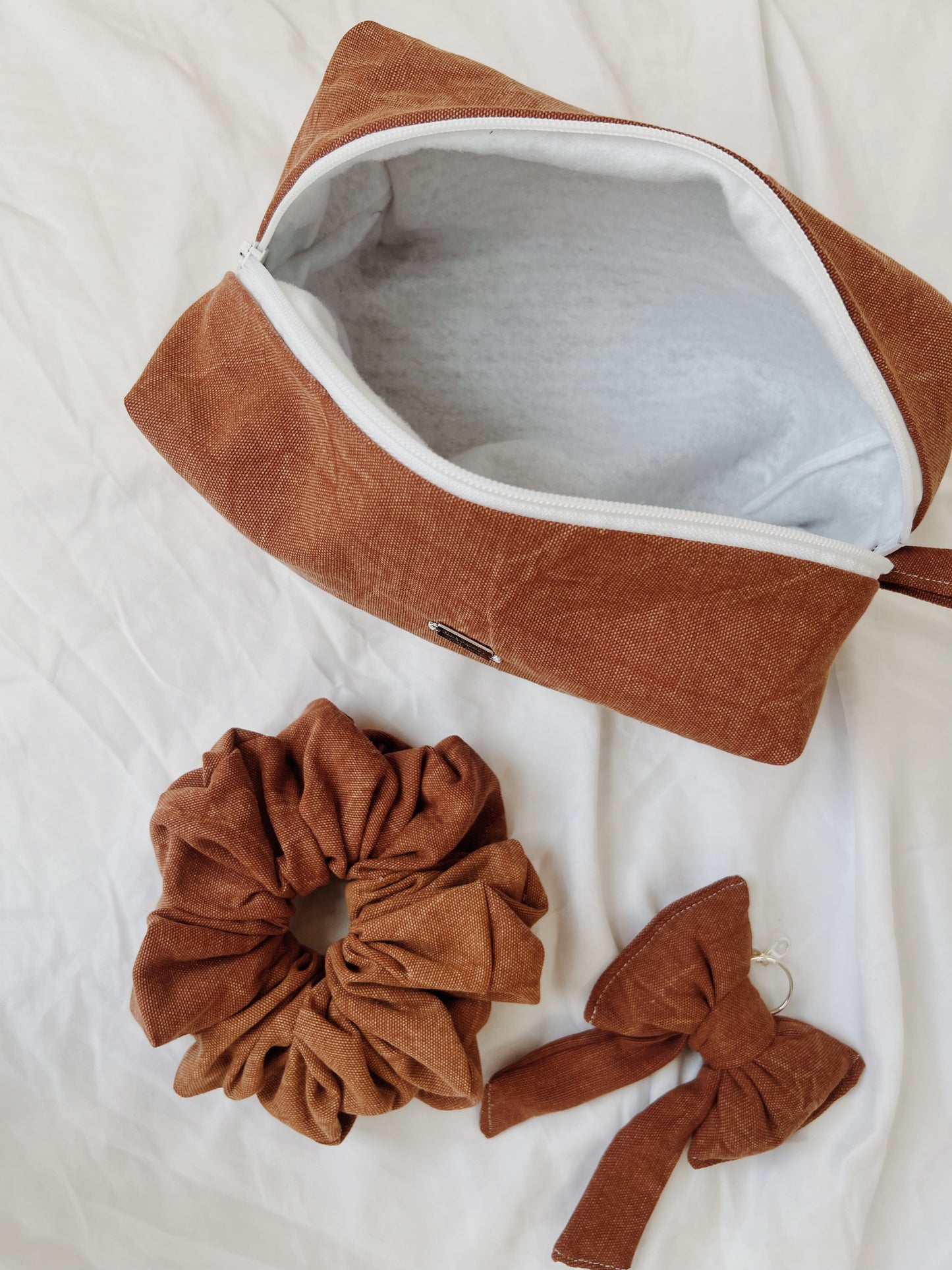 Take me everywhere | cosmetic bag washed topaz
