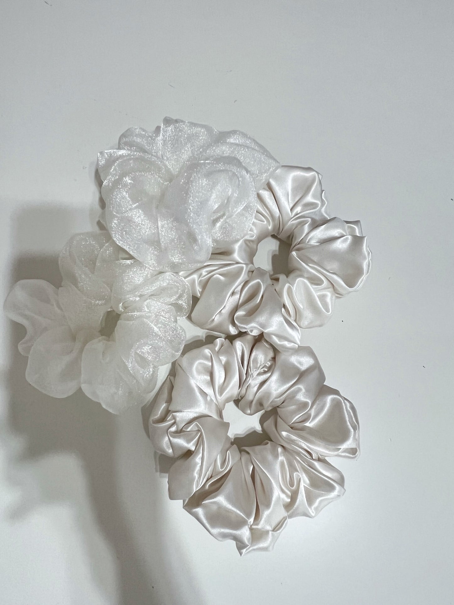 Satin on Sundays  | XXL scrunchie ivory logo